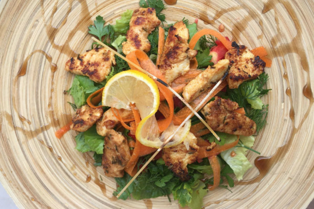 Damakları Şenlendiren: Tavuklu Salata