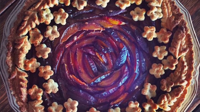 Renkli ve Pratik Lezzet: Mürdüm Erikli Tart
