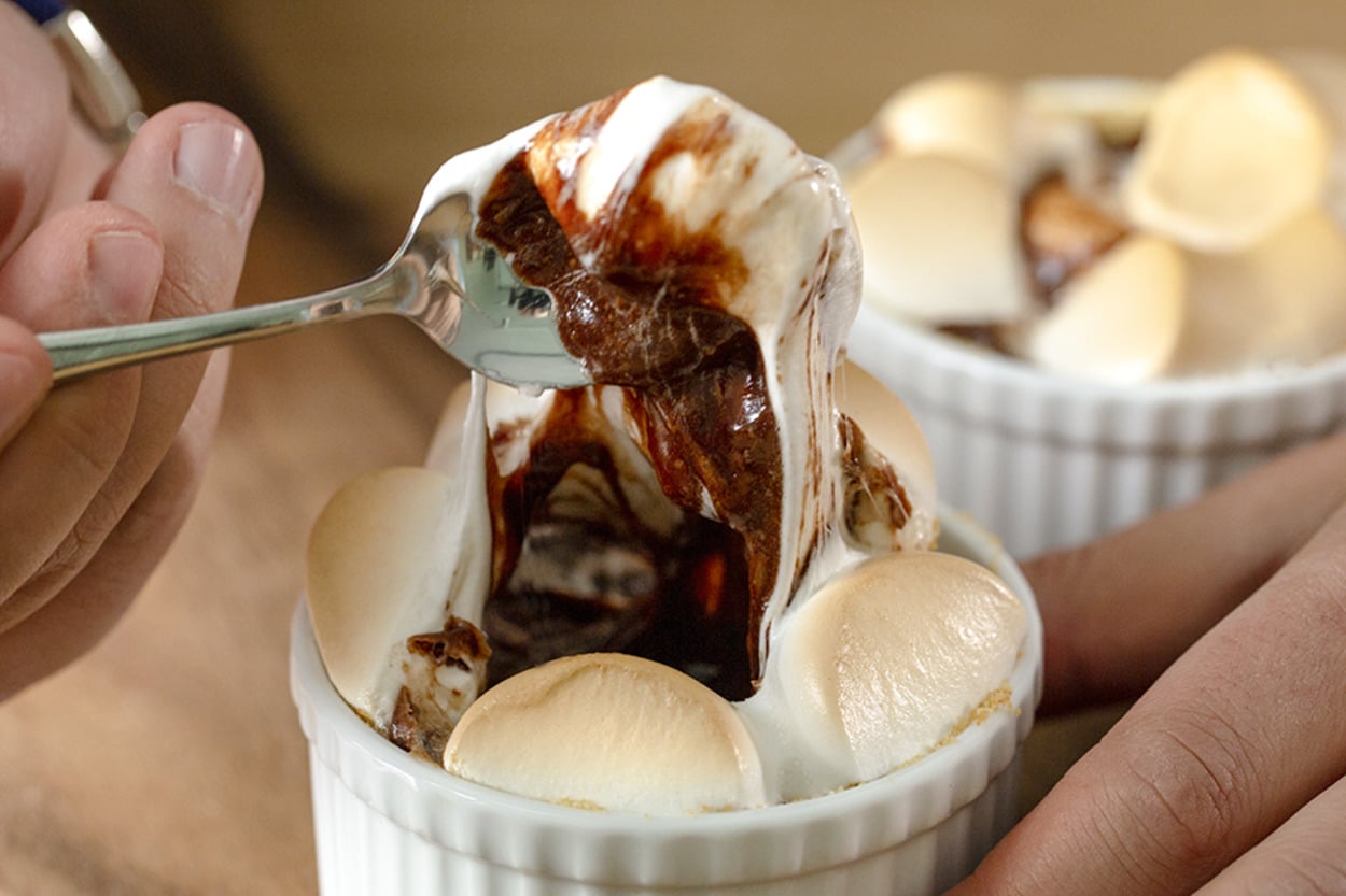 Ben Bunu Yerim: Marshmallow'lu Volkan Kek