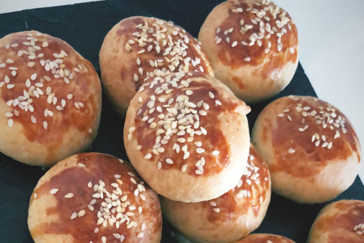 Ağızda Dağılan Lezzet: Pastırmalı Kaşarlı Poğaça