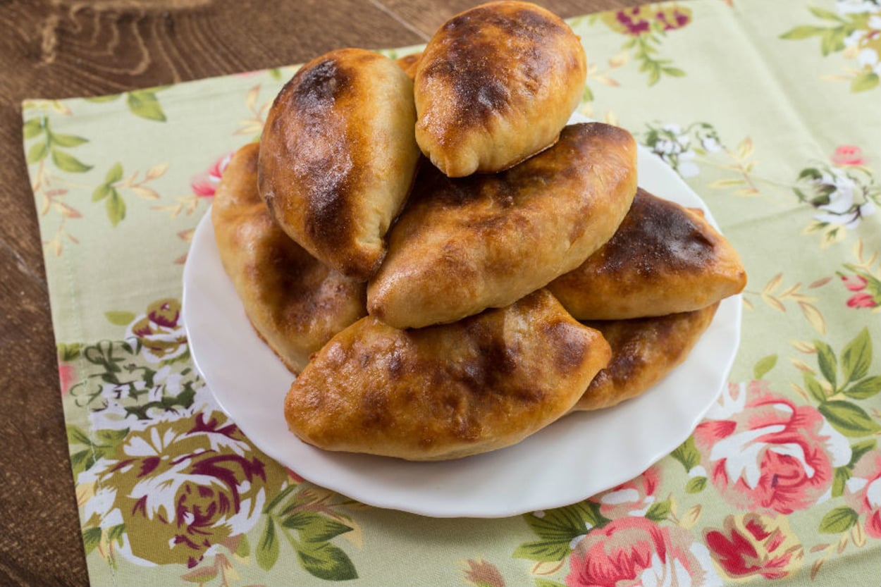Pişinin Uzaktan Akrabası: Rus Böreği