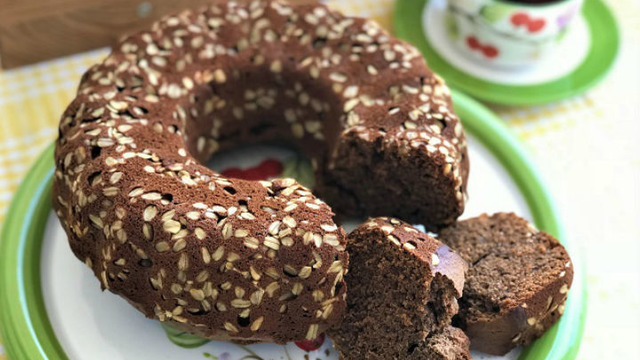 Dilimler İkişer Olsun: Kepekli Yulaflı Kek