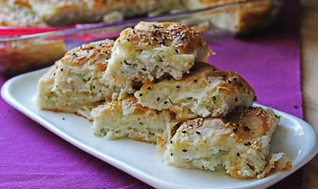 Kat Kat Lezzet: Sütlü Serpme Börek