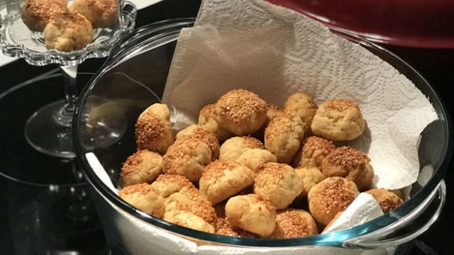 Minik ve Pratik Lezzetler: Tuzlu Susamlı Kurabiye