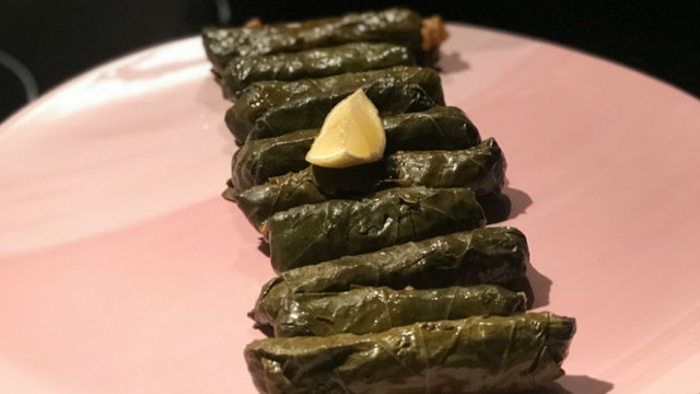 Sofraların Vazgeçilmezi: Vişneli Yaprak Sarma