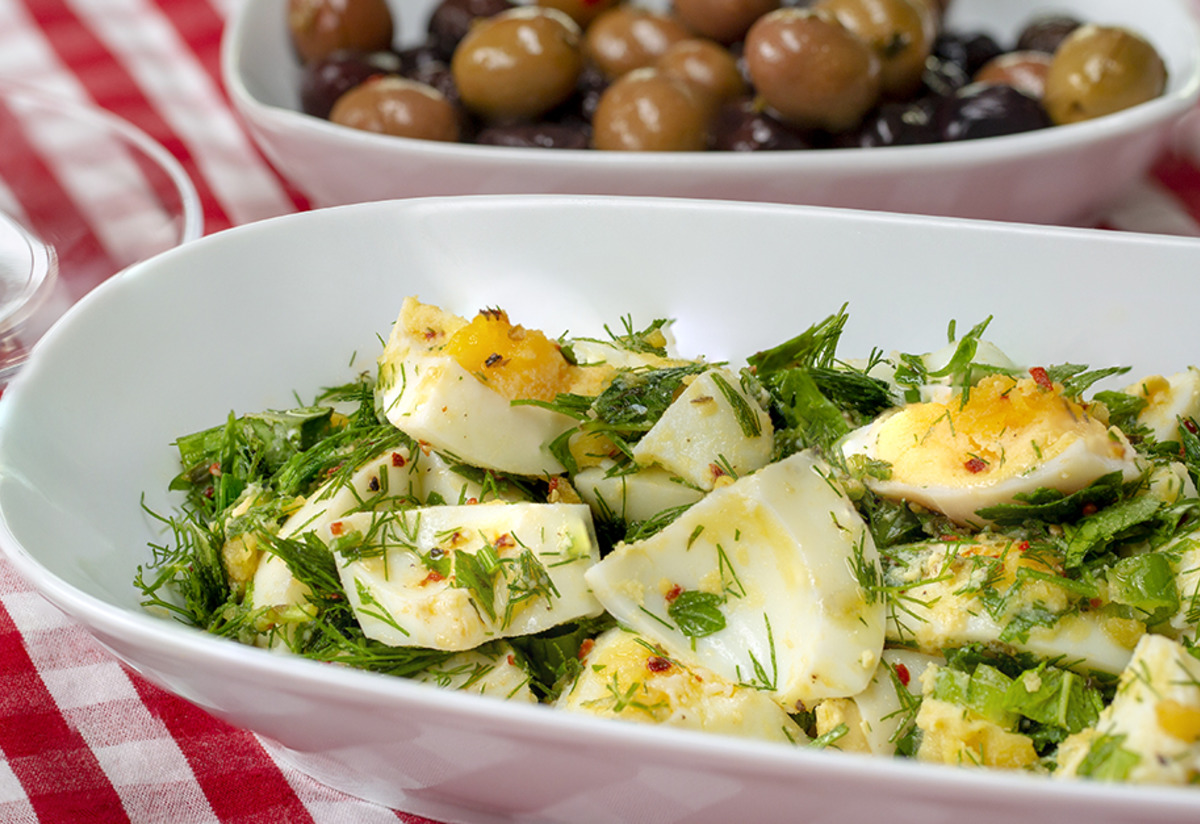 Sofralar Yeşille Hep Daha Güzel: Yumurta Salatası Tarifi