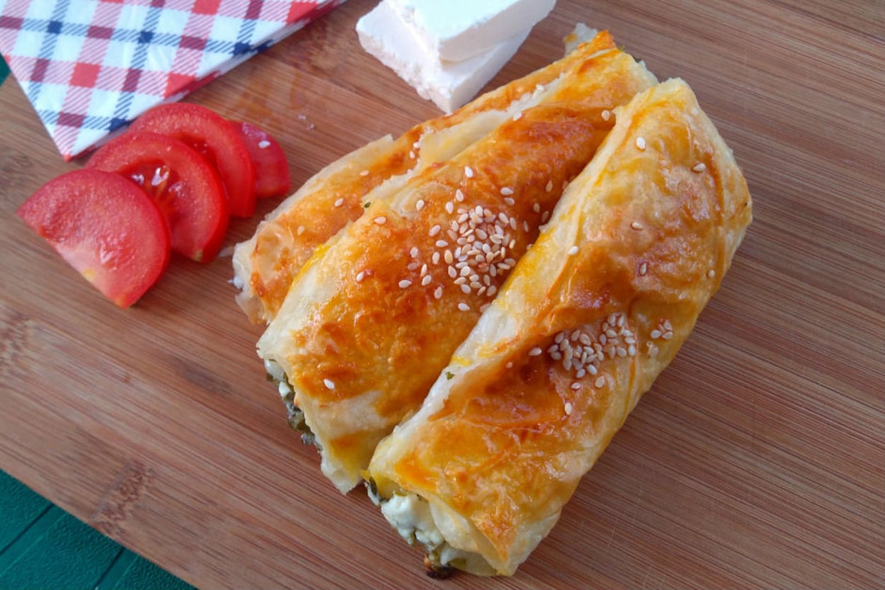 Çıtır Çıtır Lezzet: Peynirli Rulo Börek