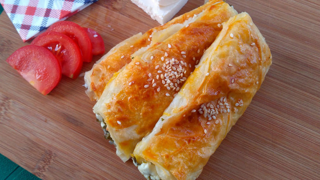 Çıtır Çıtır Lezzet: Peynirli Rulo Börek