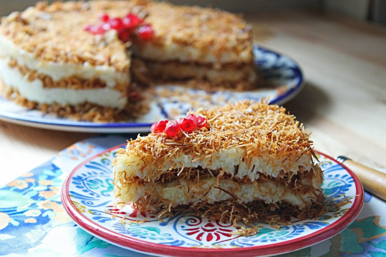 Hem Kolay Hem Gösterişli: Kadayıflı İrmik Pastası