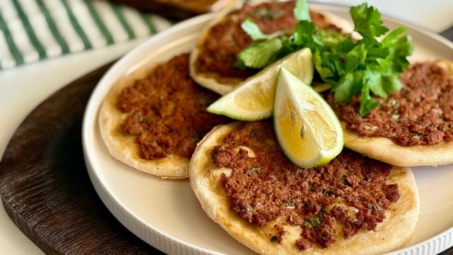 Kebapçı Usulü: Fındık Lahmacun