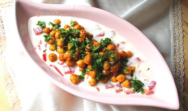 Başrolü Ona Verin: Yoğurtlu Nohut Salatası
