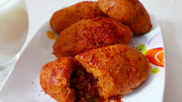 İçinde Arap Kebabı Var: Patates Köftesi