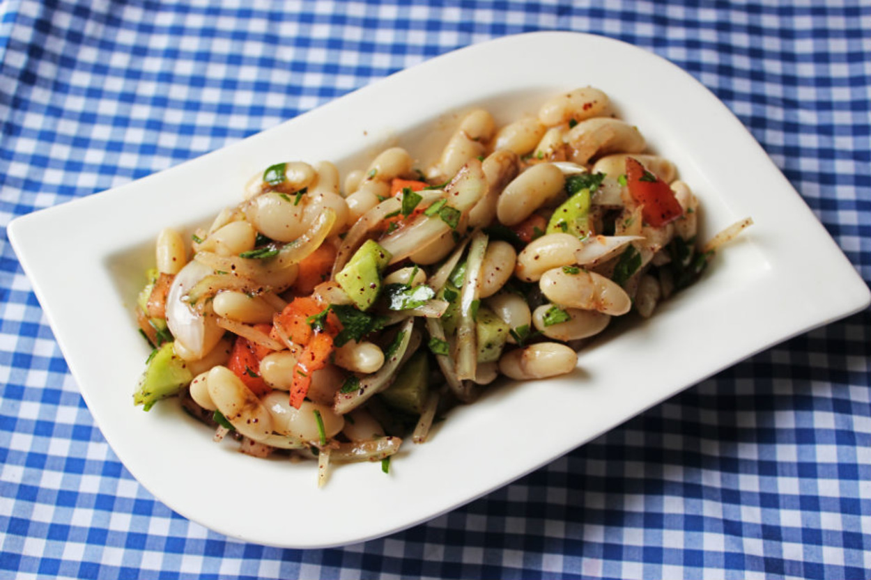 Doyurucu: Fasulye Salatası Tarifi