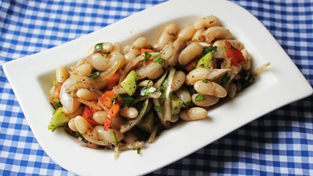Doyurucu: Fasulye Salatası Tarifi