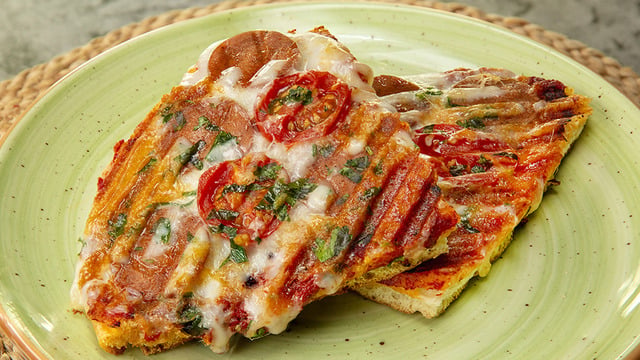 İçi Dışı Bir: Açık Tost