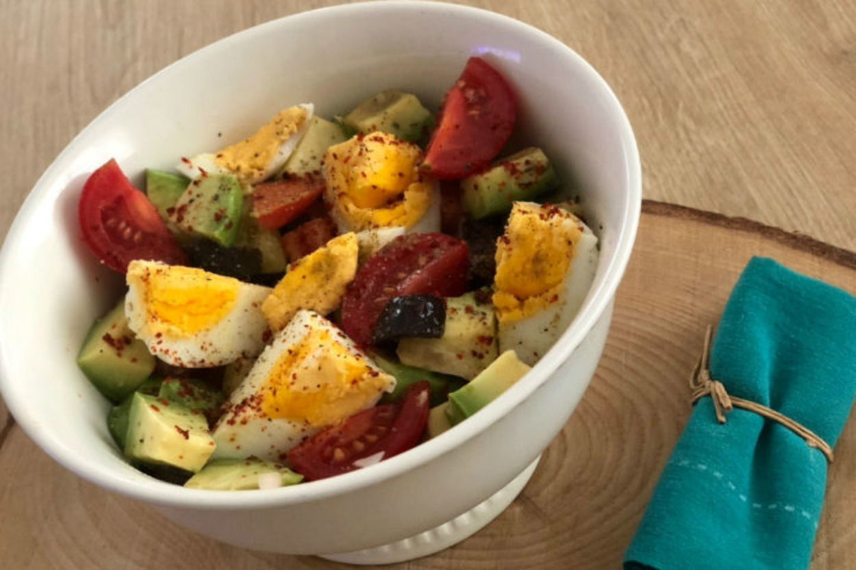 Renkleri İle İştah Açan : Avokado Salatası
