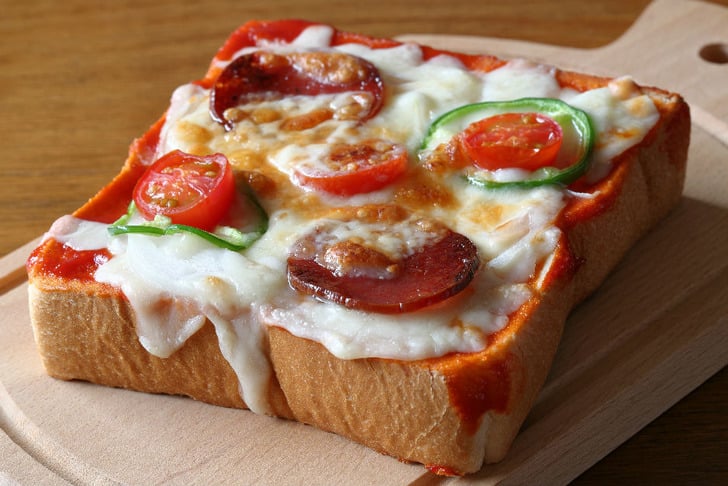 Tost Ekmeğinde Pizza Tarifi