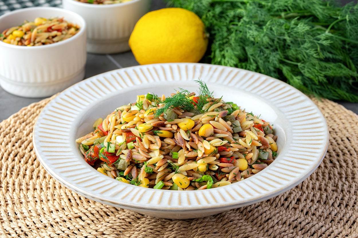 Rengarenk Lezzet: Arpa Şehriye Salatası