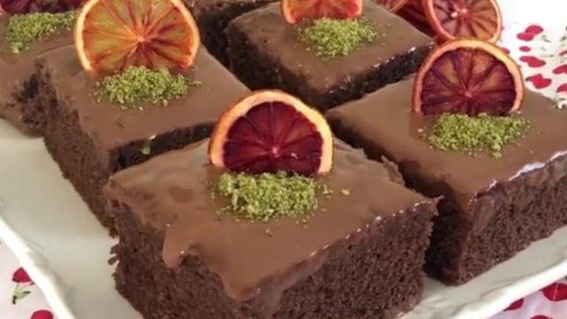 Portakal Soslu: Çikolatalı Browni Tadında Kek