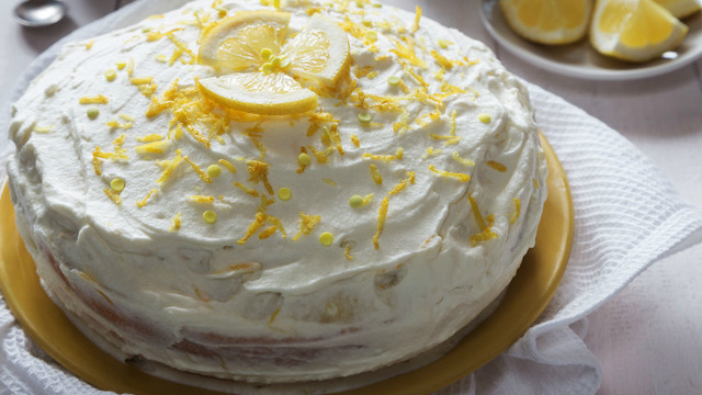 Yumuşacık Pandispanyasıyla: Limonlu Pasta
