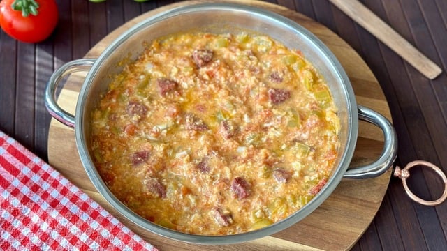 Kahvaltı Şenlendi: Sucuklu Menemen