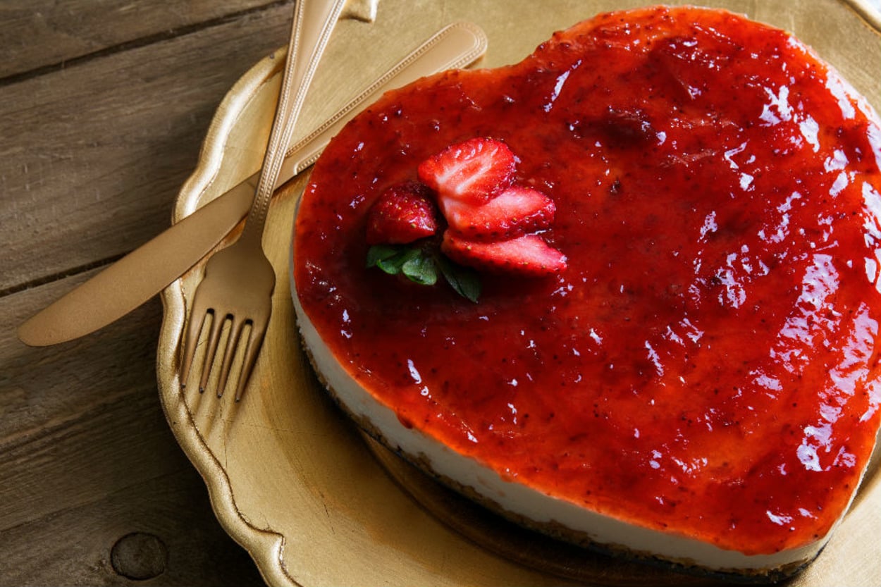 Sevgiyi ve Lezzeti Paylaşalım: Kalpli Cheesecake