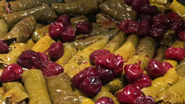 Mutfağın Baş Tacı: Vişneli Zeytinyağlı Yaprak Sarma