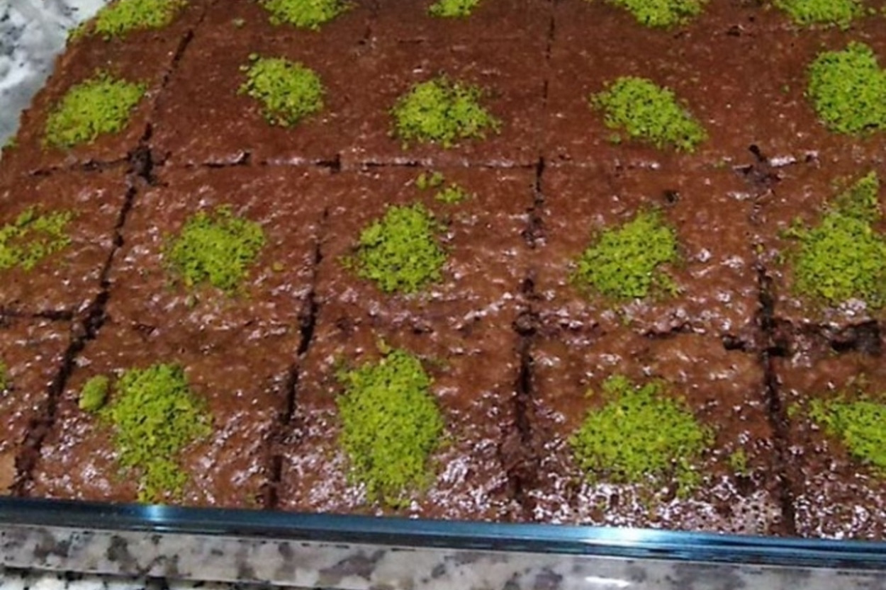 Damaklara Şenlik: Soslu Islak Kek