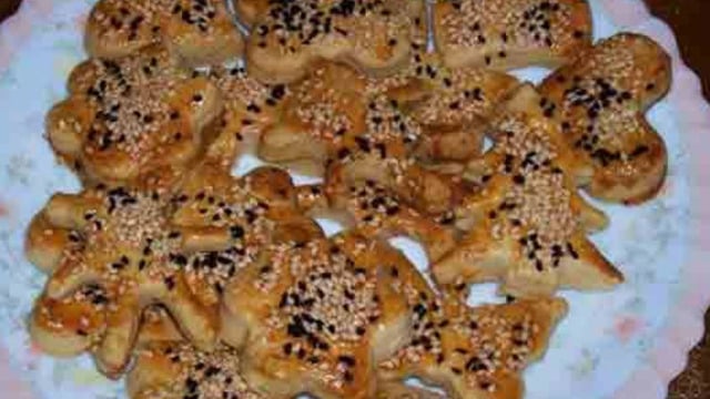 Yanına da Demli Bir Çay: Tuzlu Kurabiye