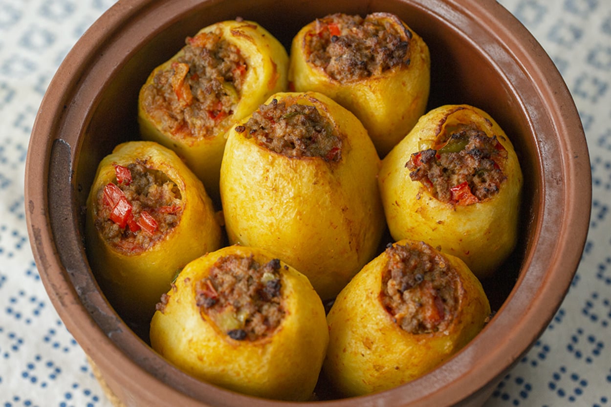 Biber Kıskandı: Kıymalı Patates Dolması