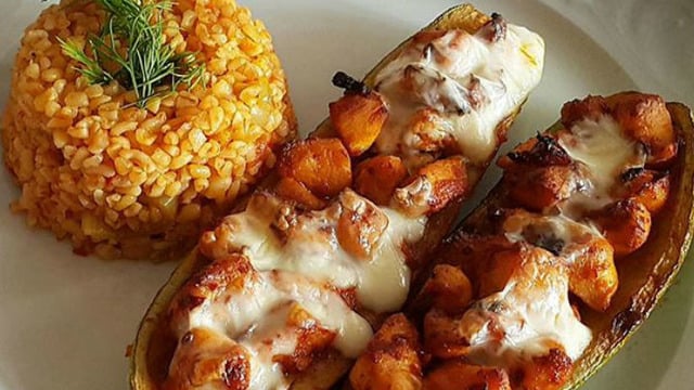 Yanına da Pilav: Tavuklu Kabak Sandal