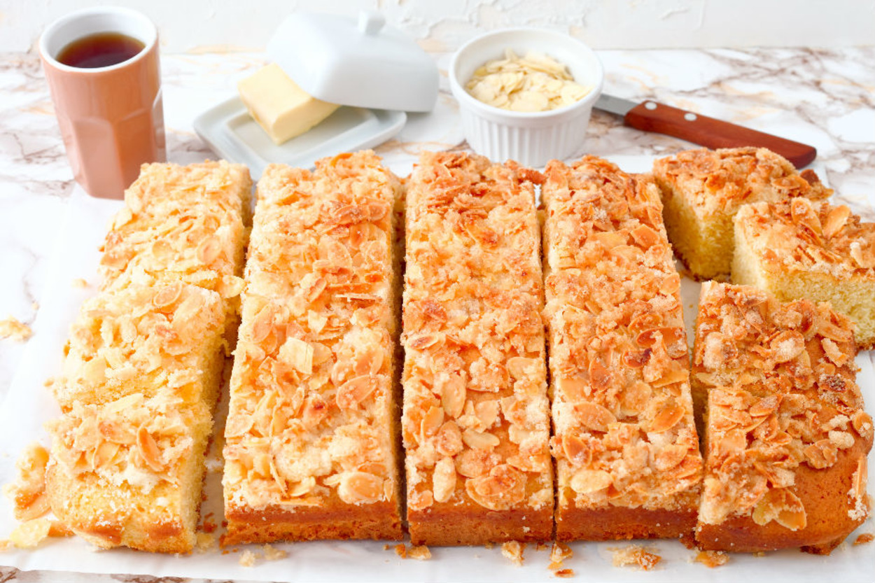 Kurabiye Tadında: Tereyağlı Alman Keki (Butterkuchen)