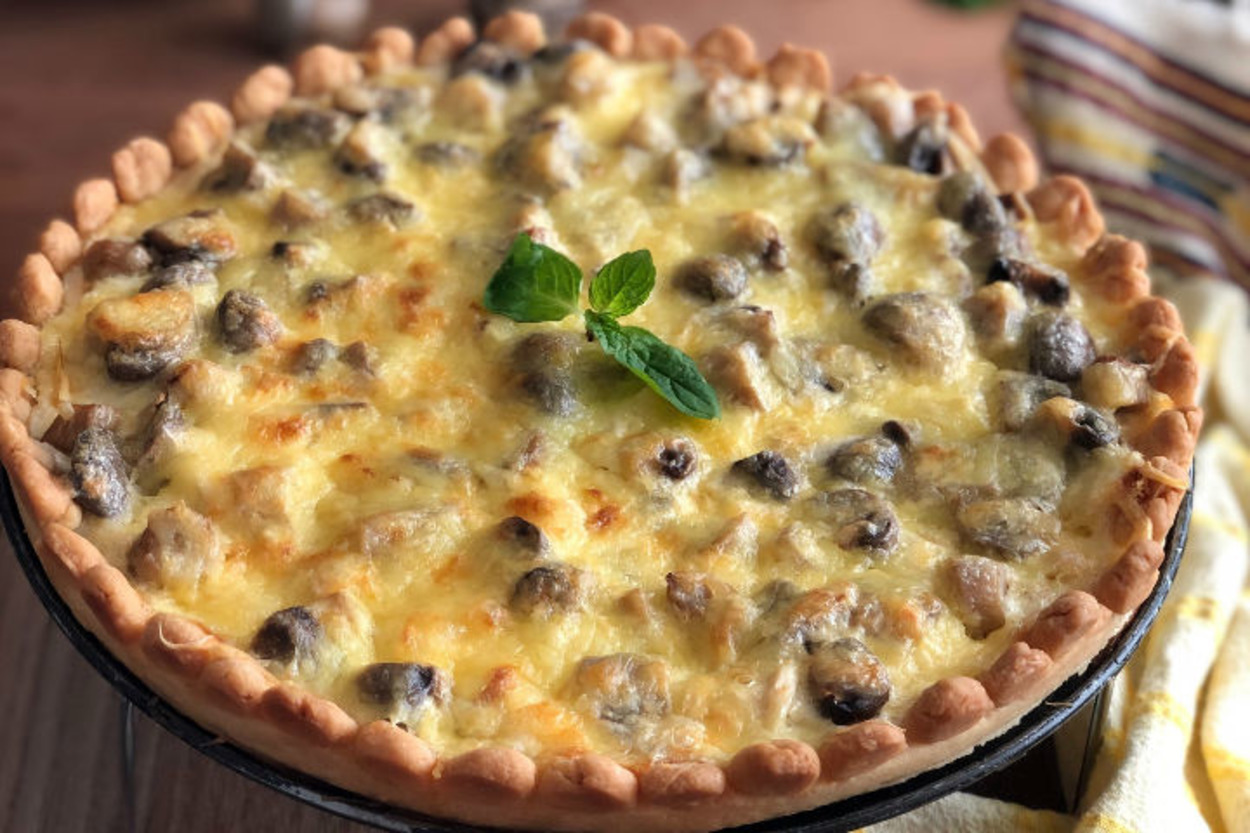 Doyurucu Tat: Tavuklu Mantarlı Kiş
