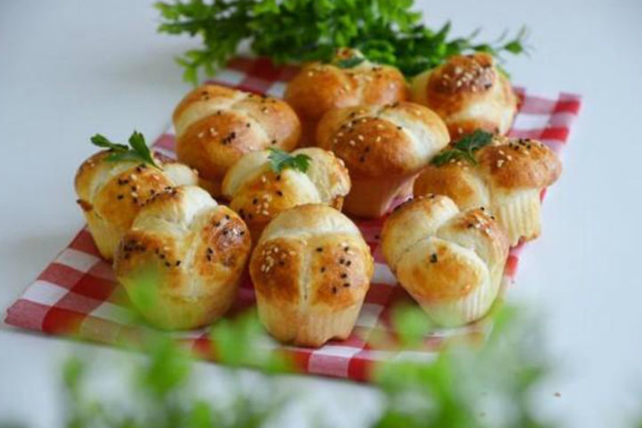 Muffin Kalıbında: Mantar Poğaça