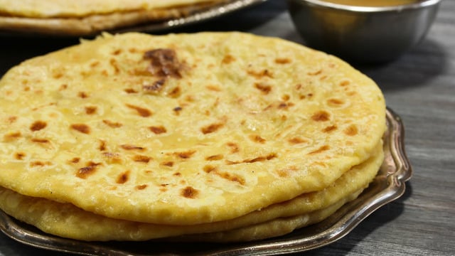 Tavada Hemen Pişer: Mayasız Katmer