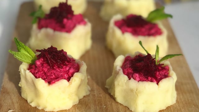 Şık Sunumuyla: Pancarlı Patates Çanakları