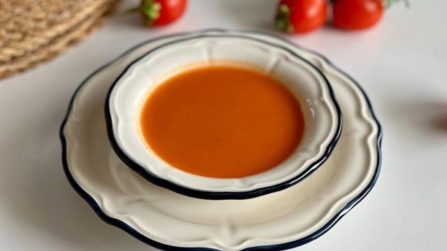 Gerçeği Gibi: Salçadan Domates Çorbası