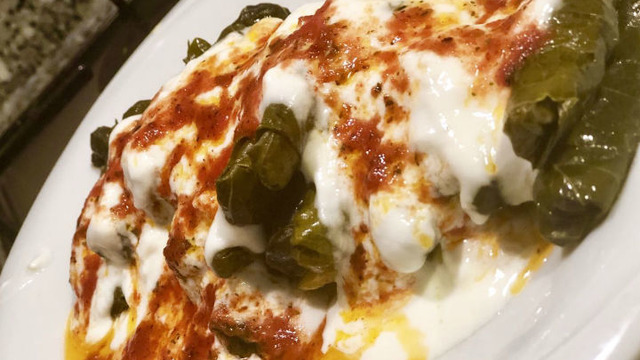 Üzerine Yoğurt Yakışır: Etli Yaprak Sarma