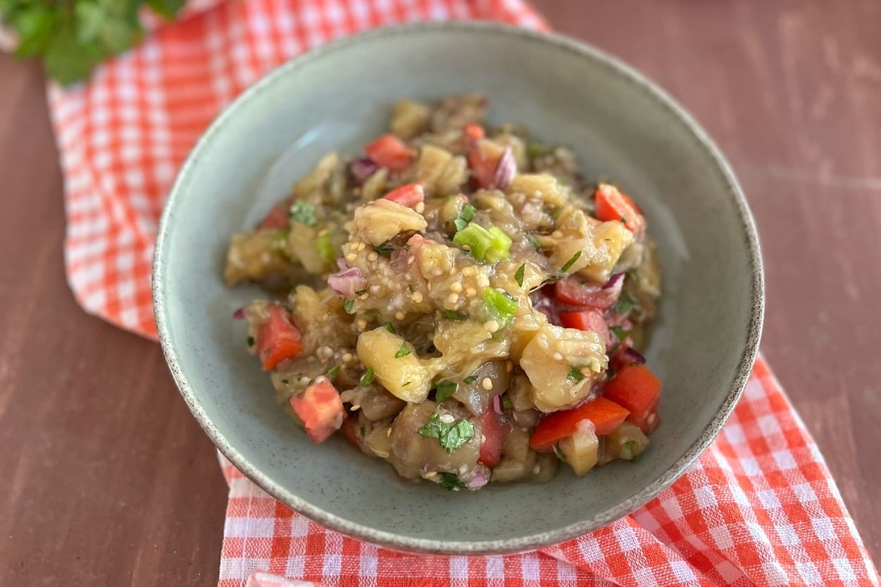 Köz Kokusu Sinmiş: Patlıcan Salatası