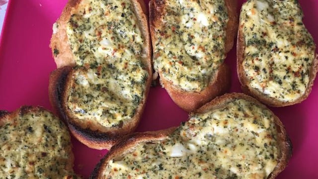 En Güzel Kahvaltılıklardan: Yumurtalı Peynirli Ekmek