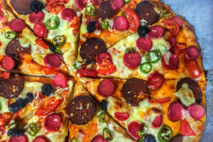 Ev Yapımı Pizza Tarifi