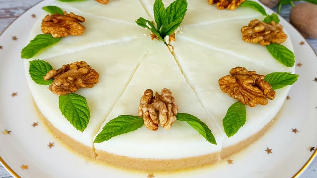 Cheesecake Görünümünde: İrmikli Sütlü Tatlı