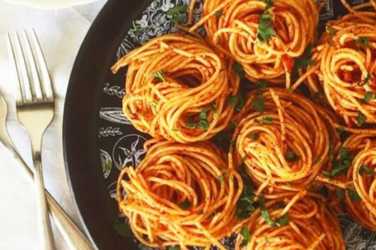 Muhteşem Lezzet: Domates Soslu Spagetti