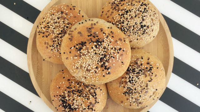 Yumuşacık ve Lezzetli: Tam Buğdaylı Hamburger Ekmeği
