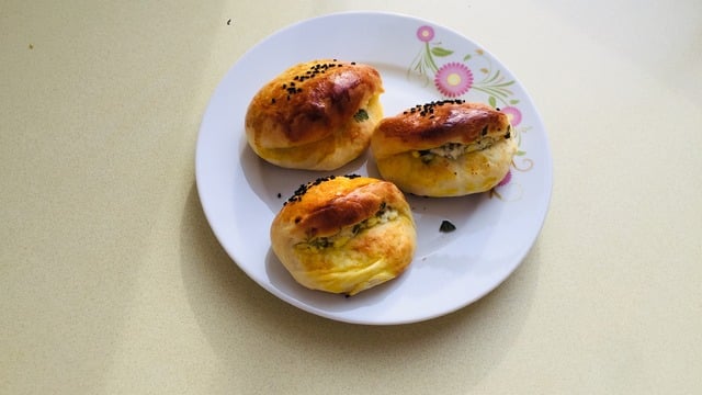 Çayın Yanına Pratik: Peynirli Poğaça