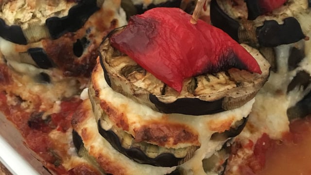 Hafiflik, Doyuruculuk Onda: Üç Peynirli Patlıcan Katları