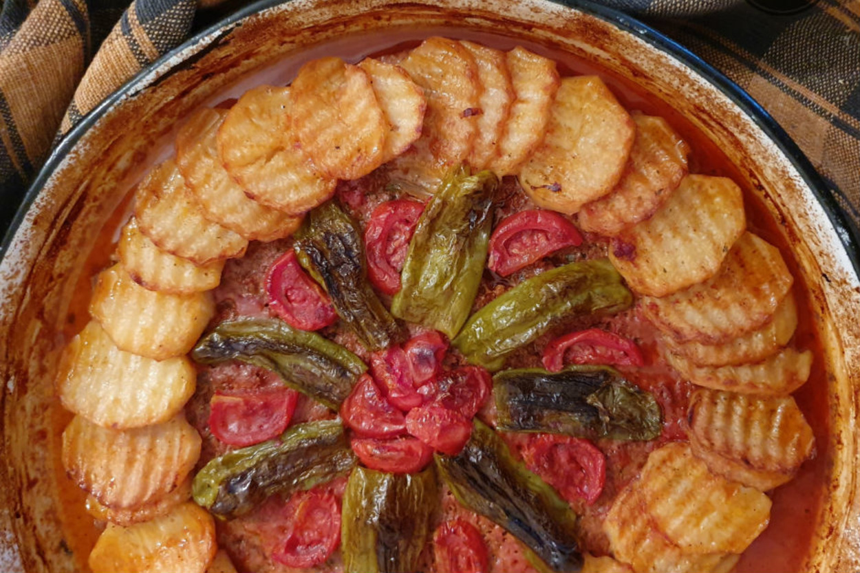 Muhteşem Tat: Patatesli Tepsi Kebabı
