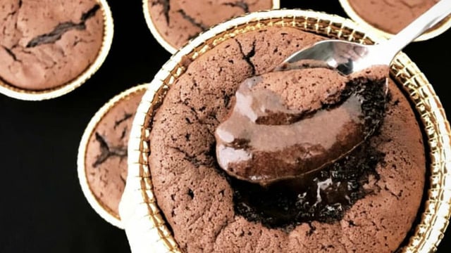 Akışkan Çikolatasıyla: Tam Kıvamında Sufle