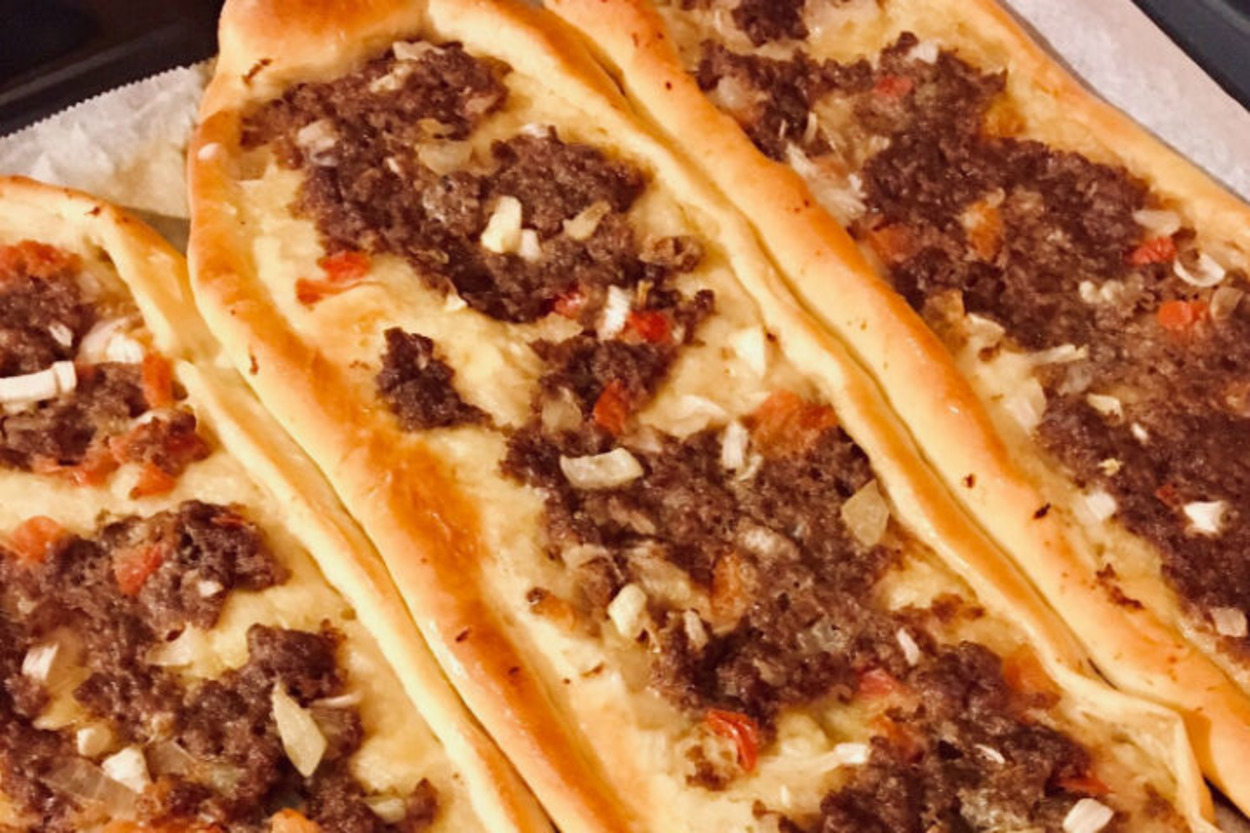 Çok Doyurucu: Kıymalı Pide