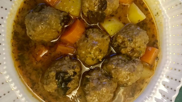 Bir de Böyle Deneyin: Kuru Erikli Sulu Köfte